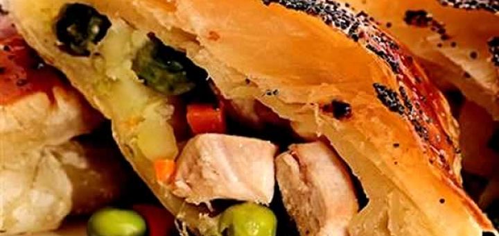 курица в слоеном тесте