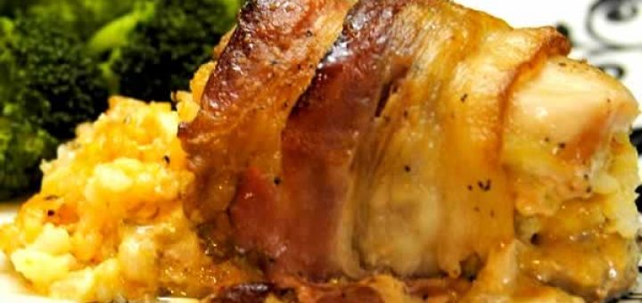морской окунь с бананами и беконом