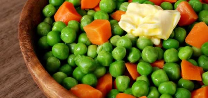 морковь с зеленым горошком