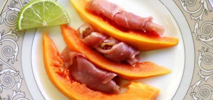 папайя с ветчиной
