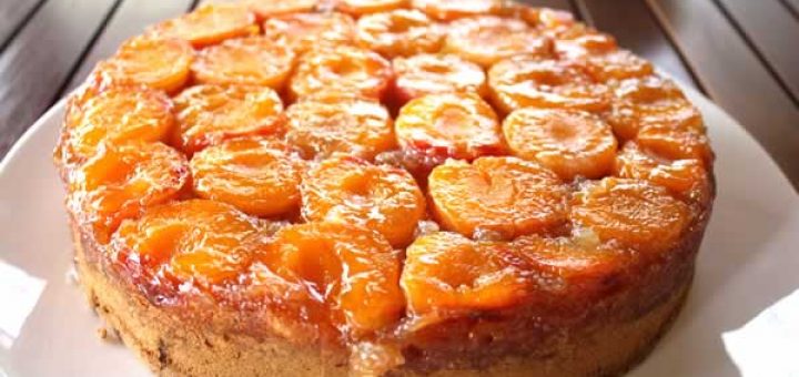 торт с абрикосами