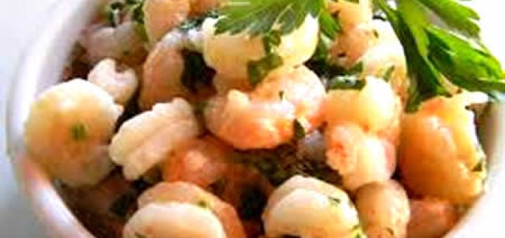 салат из креветок и картофеля