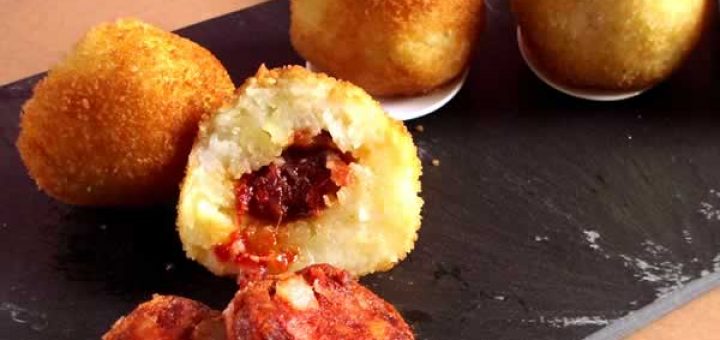 пирожки картофельные с начинкой из свеклы