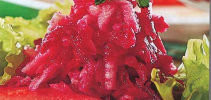 салат в колбасной тарелочке